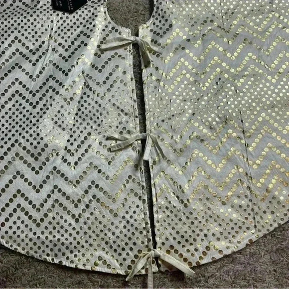 Max Studio Tree Skirt Holiday Christmas Cream Gold Dots Tie Closure 52” NWT - Picture 4 of 6
